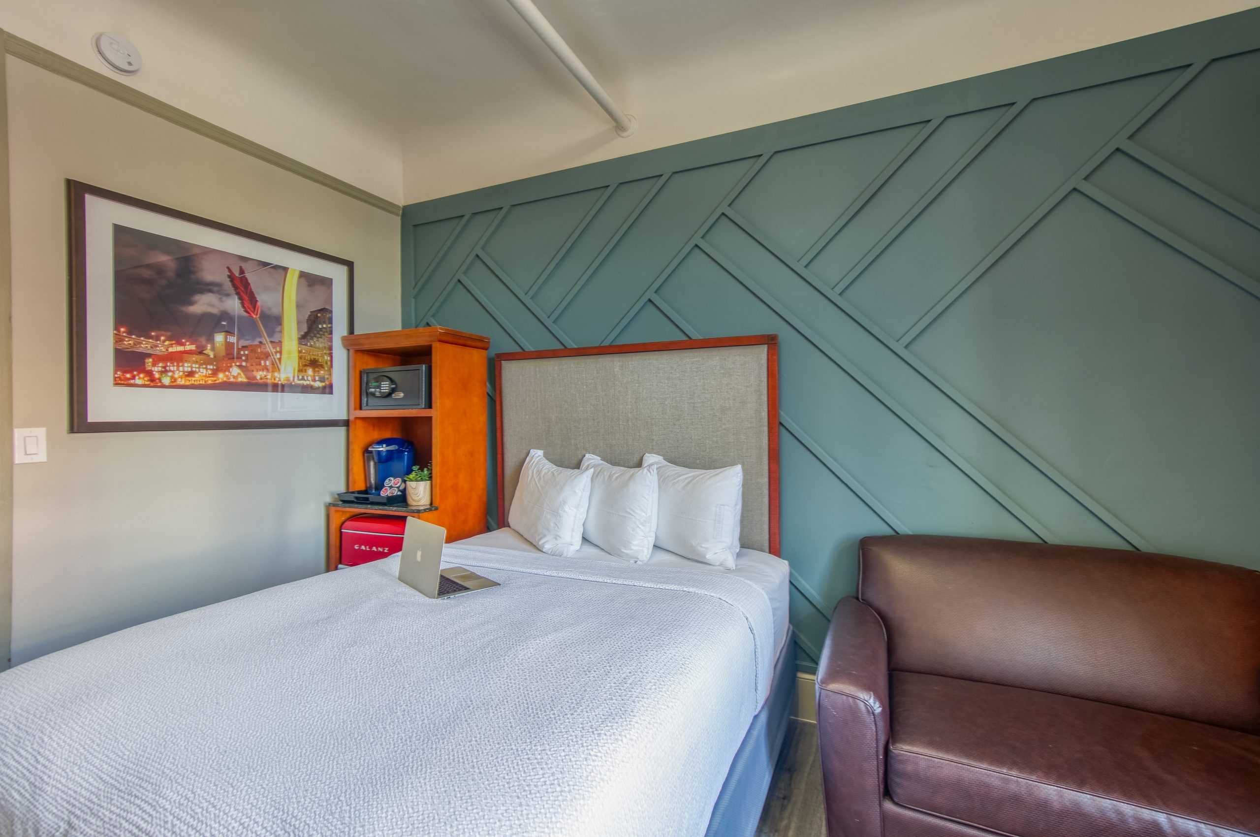 Ultra Cozy Room